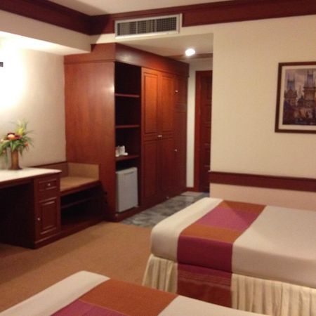 Raya Grand Hotel Nakhonratchasima Rom bilde