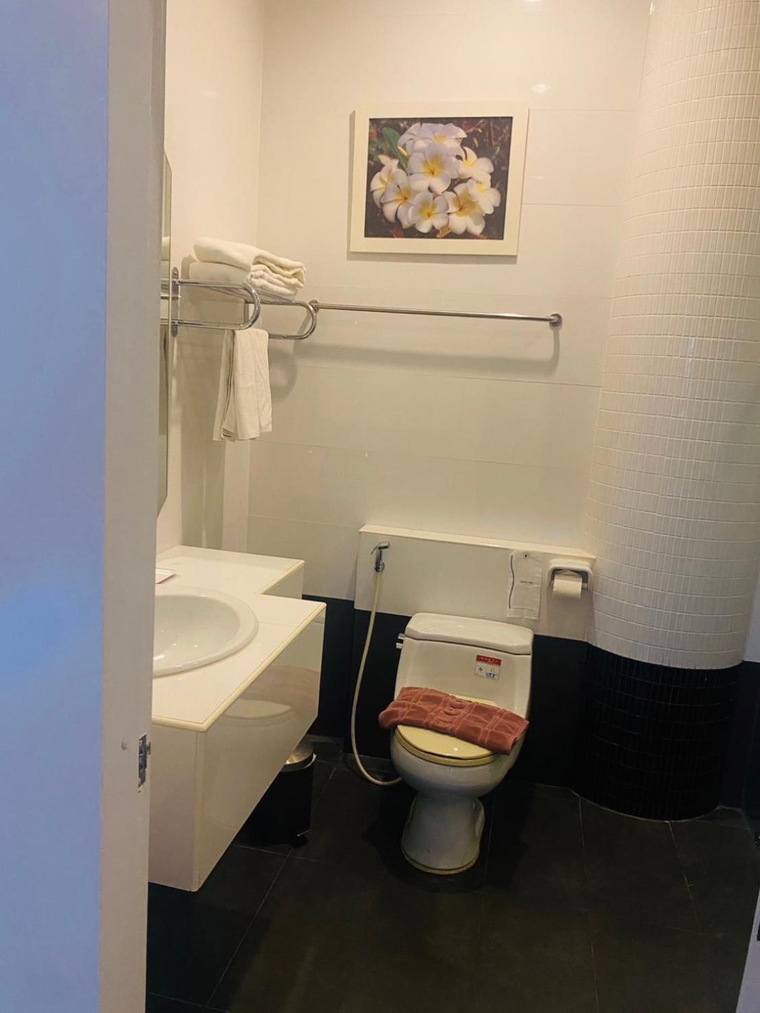 Raya Grand Hotel Nakhonratchasima Eksteriør bilde