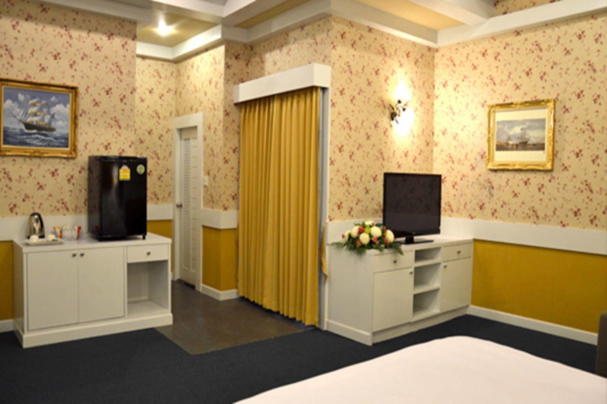Raya Grand Hotel Nakhonratchasima Eksteriør bilde