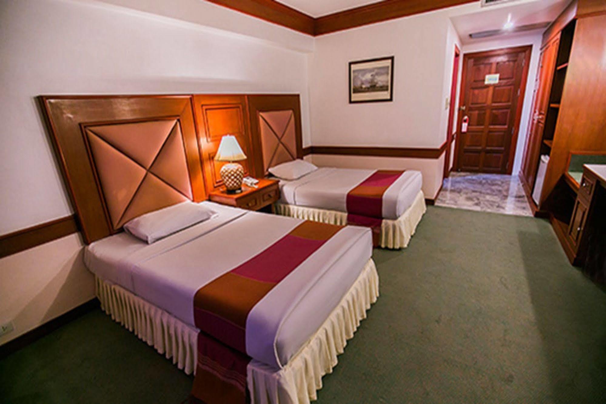 Raya Grand Hotel Nakhonratchasima Eksteriør bilde