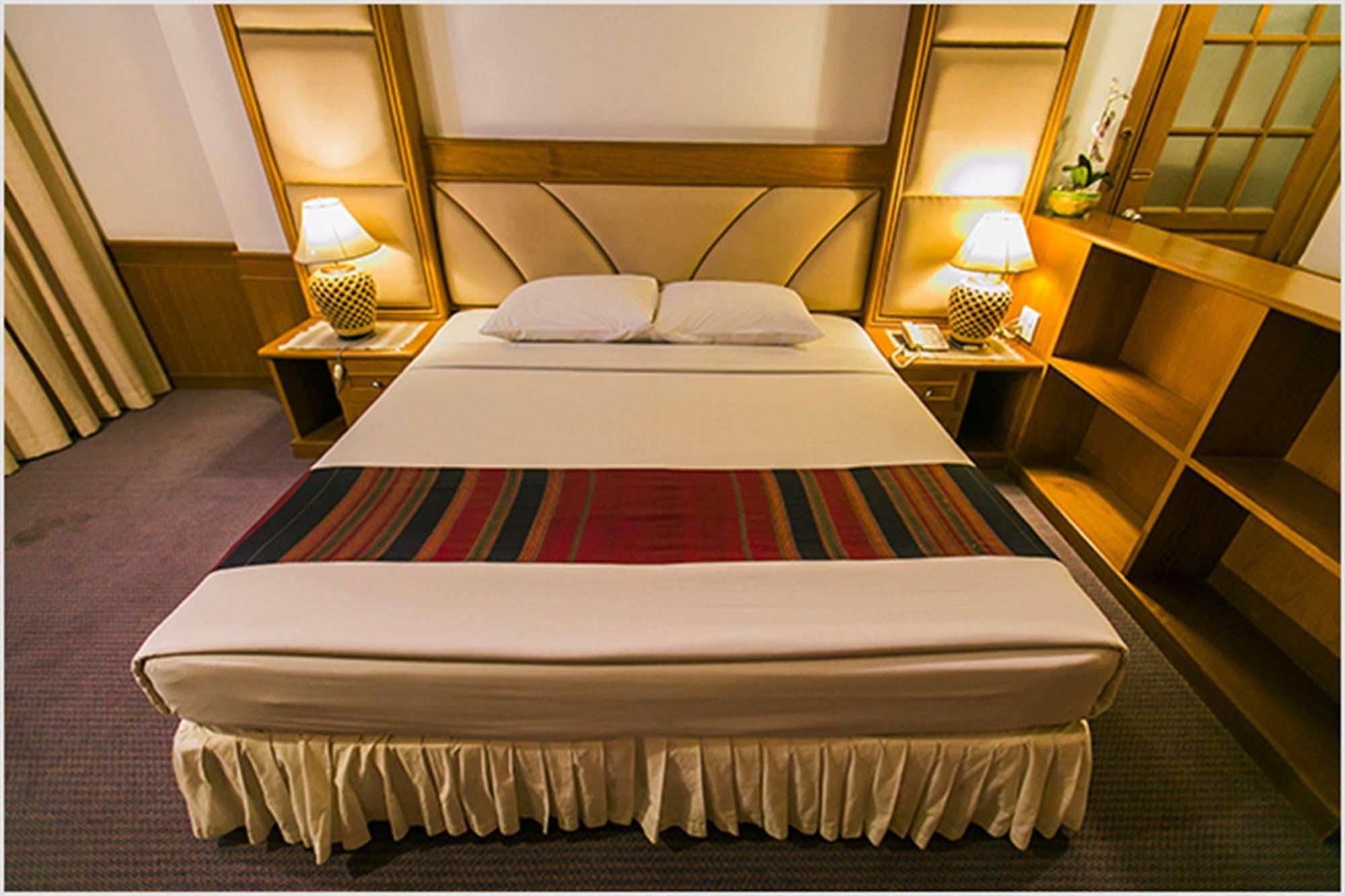 Raya Grand Hotel Nakhonratchasima Eksteriør bilde