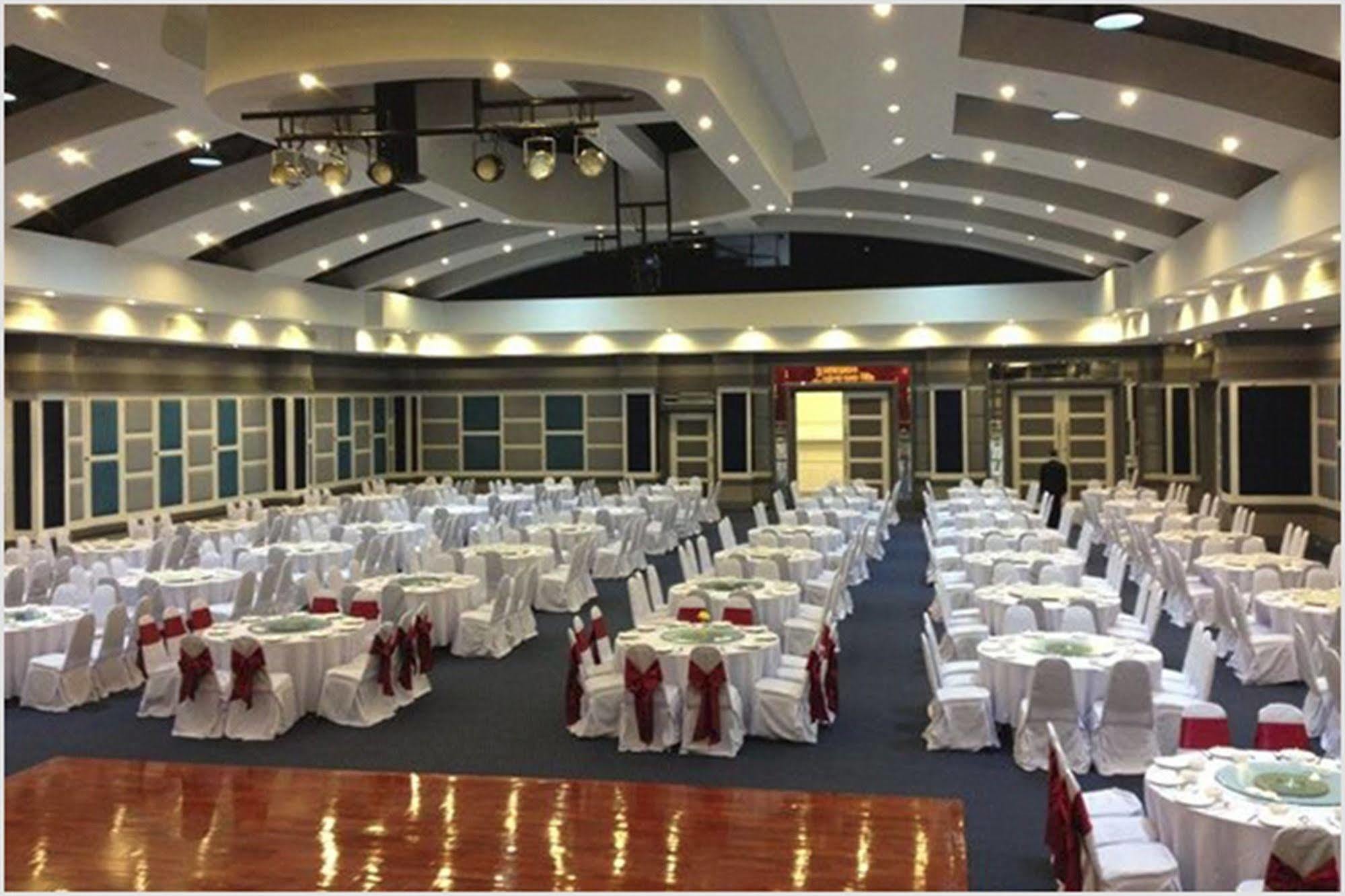 Raya Grand Hotel Nakhonratchasima Eksteriør bilde